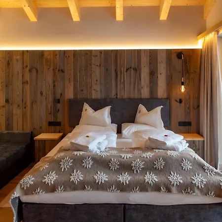 Rezia Hotel