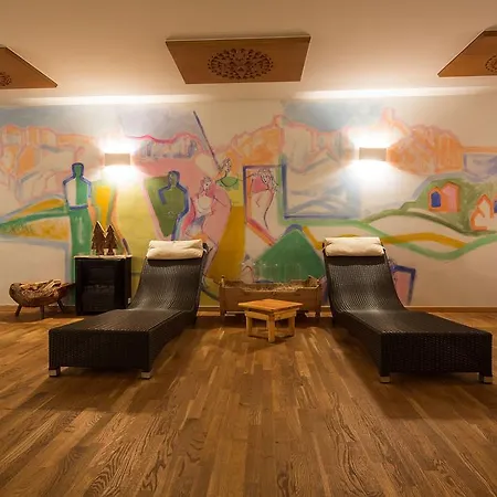 Hotel Rezia 3*
