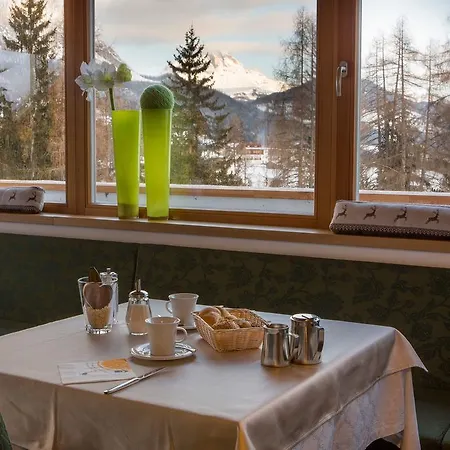 Hotel Rezia La Villa (Trentino Alto Adige)