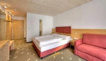 Rezia Hotel 3*